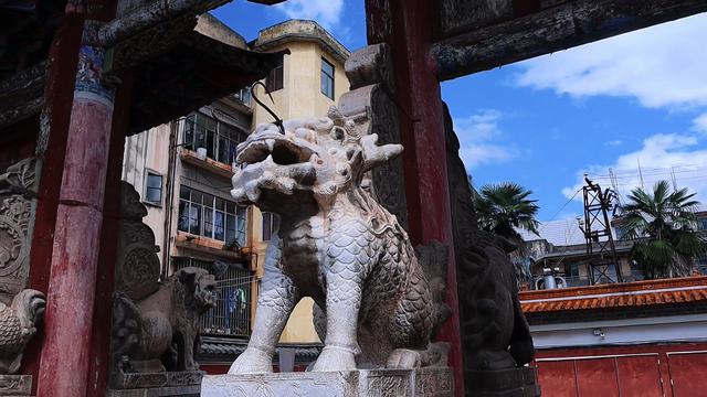 昆明动车直达，又一座小众的千年古镇，四季如春，古迹遍布