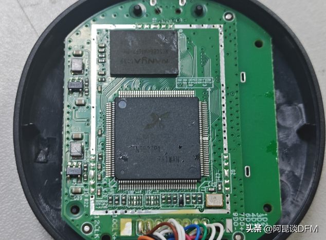 有人找我画一个无线投屏器的PCB，刚好手上有一个拆解看一下