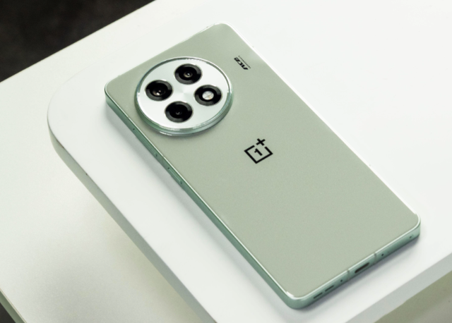 2025年“百万级”销量手机，这三款性价比高，16GB+1TB也不贵