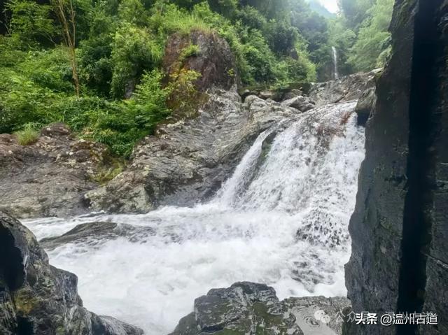 藏在浙南九寨沟里的红色秘境!可亲子徒步,在清溪飞瀑里寻凉意!