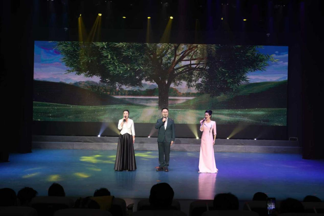 “歌游内蒙古 欢乐冰雪季”天南海北一家人