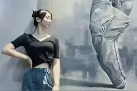 浙大女博士：身材曼妙，舞姿优美，点赞新风采，学霸也能如此优雅图片