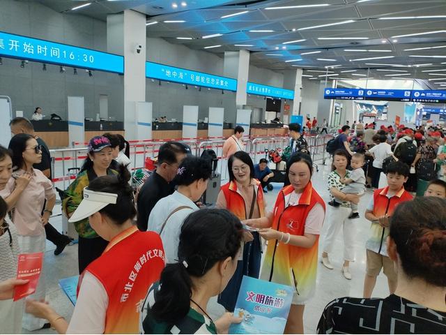 “畅游青岛 文明相伴”！市北区宣传倡导“海上旅游 文明‘邮’你”邮轮文明旅游新风