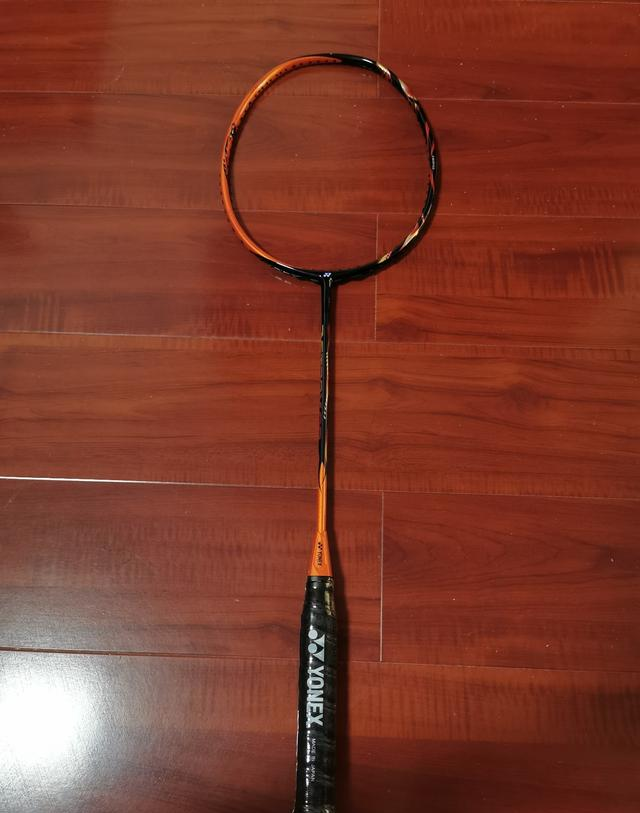 2025 年十大羽毛球拍深度评测	，最后一款性价比逆天