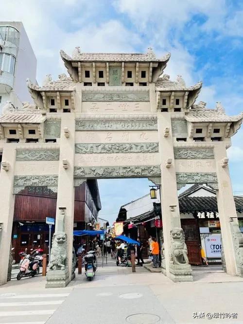 免费游！上海这6大古镇地铁直达，江南风韵不输苏杭。