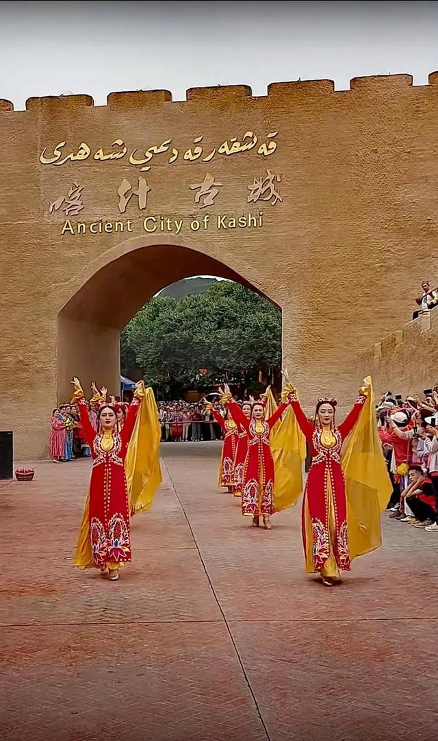 新疆18个5A景区全解析，北疆南疆自驾路线+小众玩法一键get