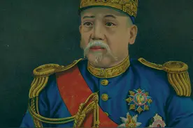 天安门上先后挂过十二个人的画像，他们都是谁？什么时候挂上去的图片