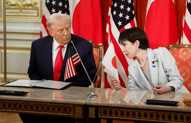 辽宁舰直冲日本，美航母离开，德总理突然出手，给了高市重重一击