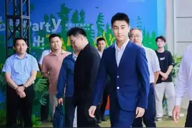 何猷君收购王思聪旗下公司，接盘后管理层“大换血”，已举办产品发布会图片