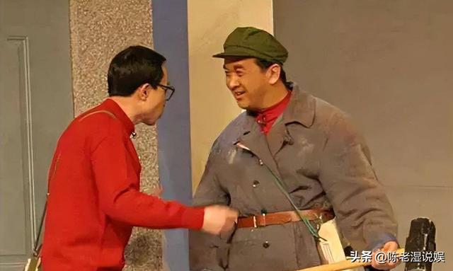 上午被免职	，下午被带走，登24年春晚却忽然消失的黄宏如今怎样