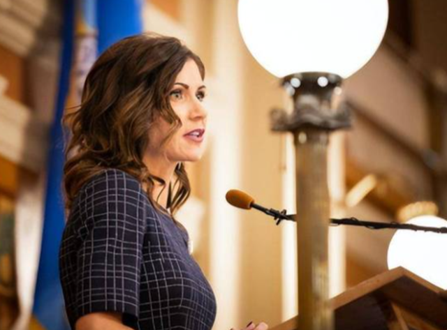 不到24小时，美国扣第3艘油轮，但碰上刺头，双方爆发海上追逐战