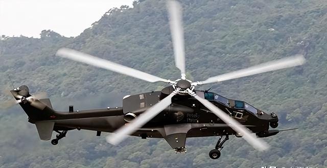 中美舰艇发生激烈对峙	，外军突然冲向解放军，结果下一刻变老实了