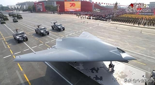 中国舰载无人机猛烈突破！神秘测试船亮相海试	，为何美国如坐针毡