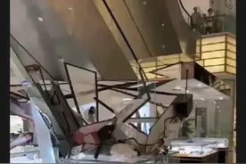 一男子商场跳楼自杀，现场画面曝光，网友评论感慨万千！图片