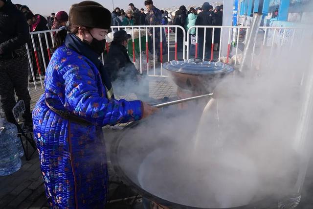 策马踏雪欢歌起！达茂旗冬季那达慕“热力值”超标