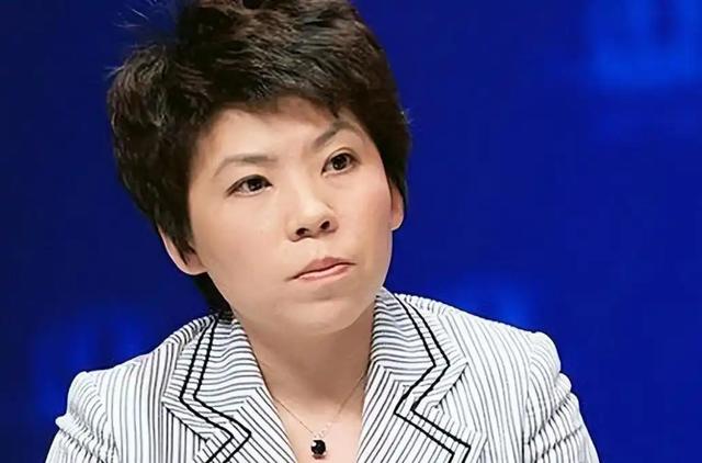 败光20亿、国籍问题、向洋人下跪,邓亚萍身上的标签到底是真是假