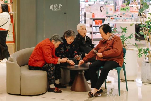 来汉口 逛江汉 | 爆改10年老商场，社区商业2.0来了