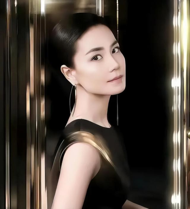 官方发文，高调官宣56岁王菲喜讯	，让谢霆锋和整个娱乐圈沉默了