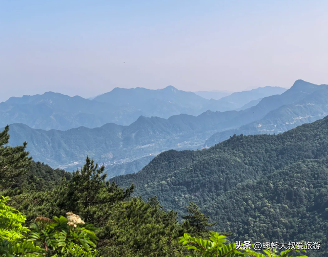 来杭州秋天第一爬吧，征服“浙西第一高峰”，其景惊艳，其村凉爽