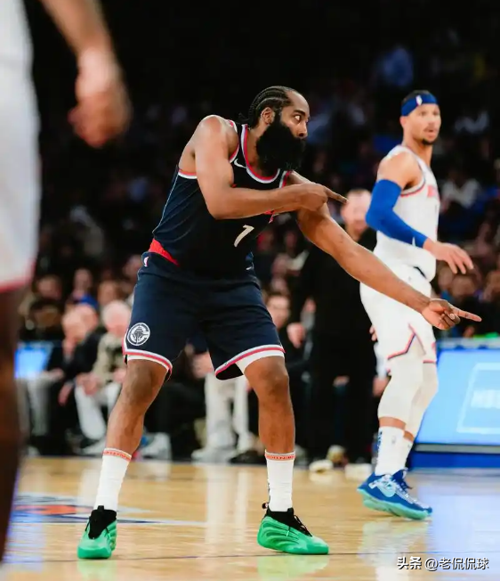 确认了！签约达成，7.4亿组五巨头豪阵创纪录，NBA总冠军没悬念了