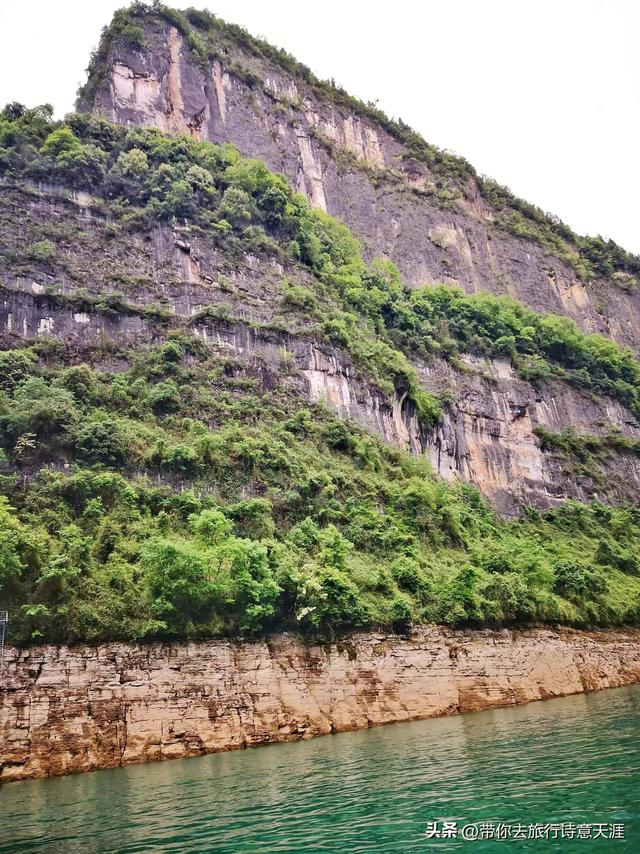 长江支流上的小三峡和小小三峡的峡谷风光