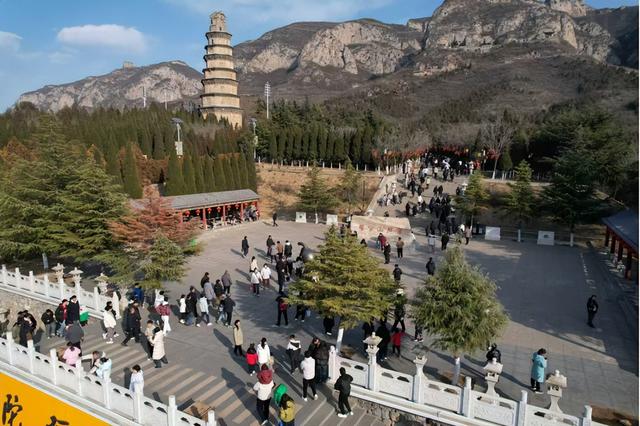 立冬后，邂逅北响堂山的千年古韵