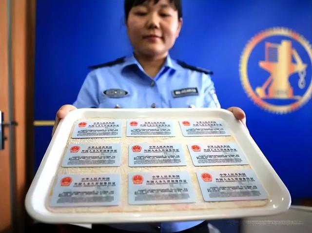 中国K签证新政落地，全球抢人升级，本土就业压力引热议