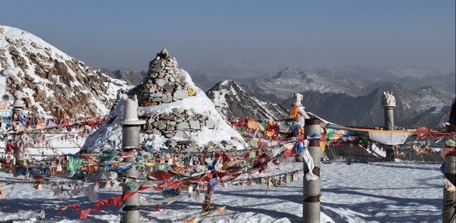 不止4860米！达古冰川“海拔梯度”漫游指南