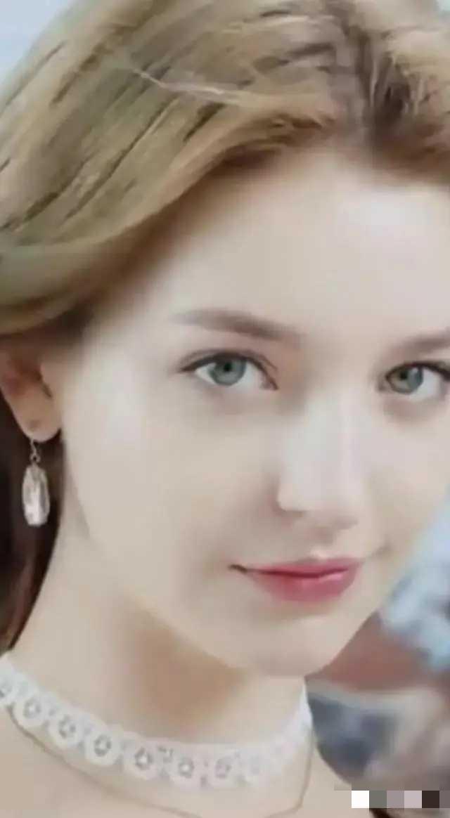 哇太漂亮了，俄罗斯顶级女神，五官绝美，完全符合东方的审美