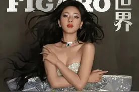 赵露思登上费加罗封面，穿七套高定张张出片，网友：认不出图片