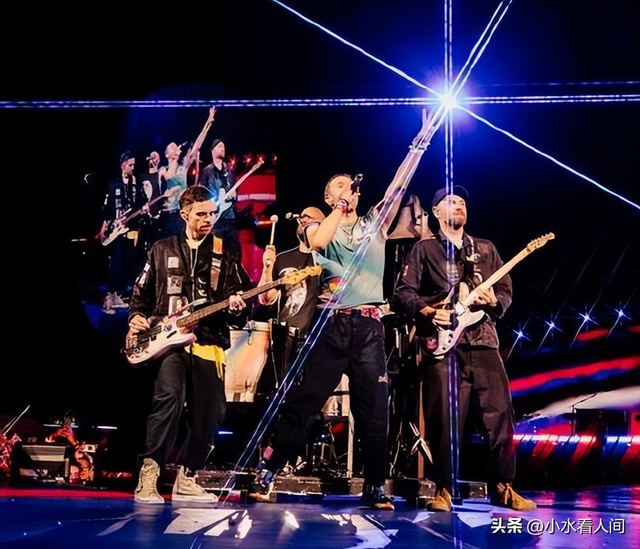 演唱会出轨后续：女生首次回应，承认喜欢已婚男上司，只吻过一次