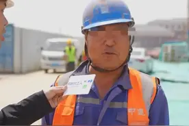 五一放假吗？采访农民工，得到“跟我们没关系”的答复，评论破防图片