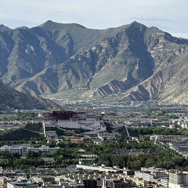 西藏6个地级市，那曲海拔高，林芝和昌都像南方，拉萨第一大城市