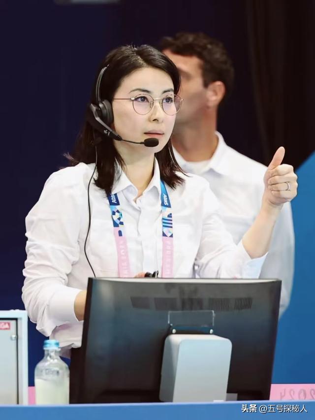 霍震霆没想到，44岁儿媳郭晶晶再次官宣喜讯，让整个阔太圈沉默了