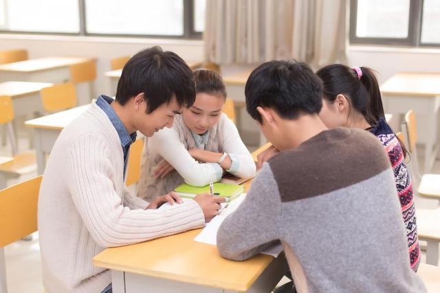 一人之力挑战学界！Meta华人总监用数学证明：AI的学习分这三步