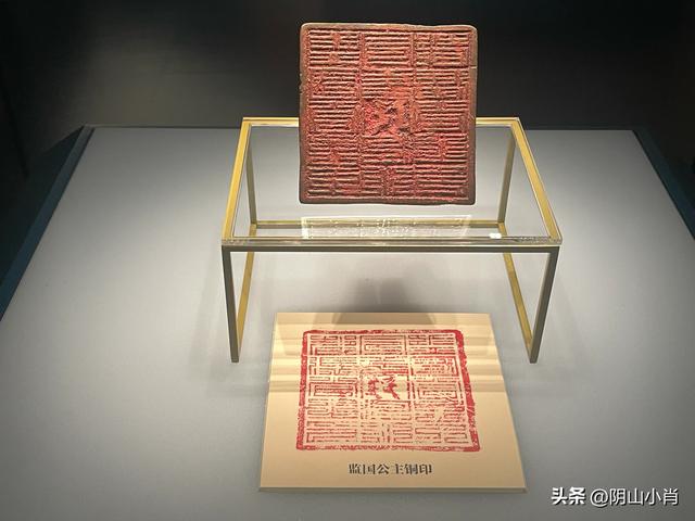 参观内蒙古博物院新馆