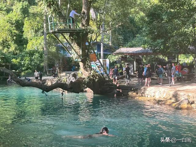 蓝色泻湖之时光跳跃