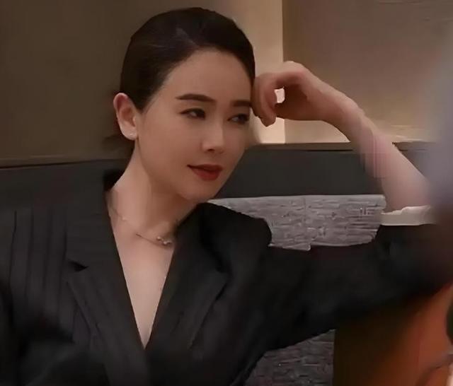 原来陈道明没说谎！左小青已走上另一条上坡路。