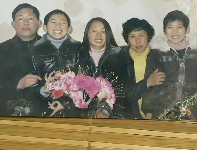 川西7人坠河后续！司机遗体找到，被河水冲出50公里，已面目全非