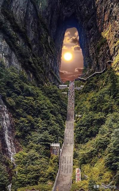 张家界翠柱耸云、壁立千仞，为何难成中国的“峡湾式”名片？