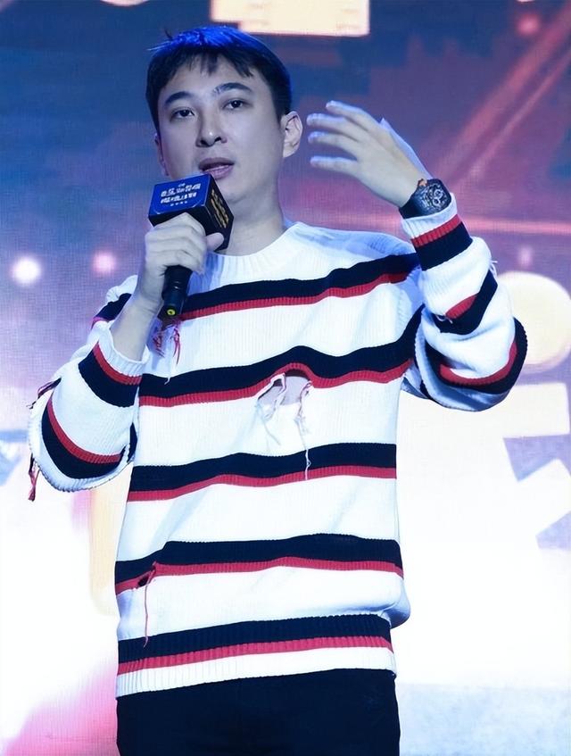 官媒发文，38岁王思聪再破天花板	，让王健林和整个商界沉默了