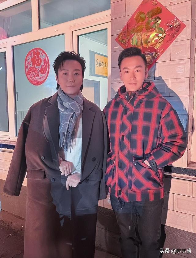 善恶终有报！47岁“跌落神坛”的李玉刚	，终是活成了“跳梁小丑	”