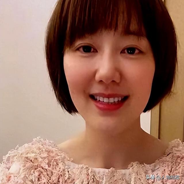 讨好大佬	，陪睡上位，遭央视“开除”，她身上的标签哪个才是真的