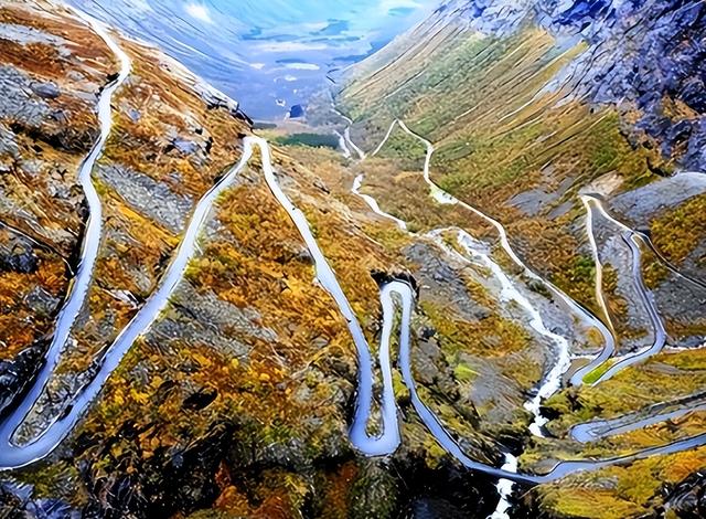 川藏线上的司机为何总要点烟扔出窗外？藏民：扔烟的都是聪明人