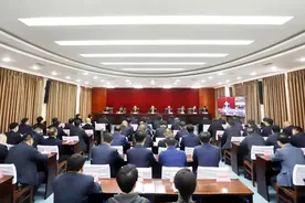 陈德明：全力打造更加风清气正的政治环境 努力建设人民满意的法治政府效能政府廉洁政府图片