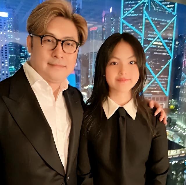 李湘终于不忍了，公开坦白与释永信关系，黑丝亲吻照终于真相大白