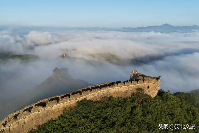 云海漫金山，一眼千年梦