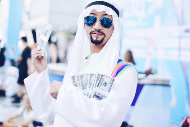 疯了！迪拜卖6980元天价咖啡刷新土豪纪录，到底谁在为价格买单？