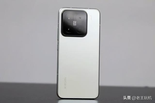 不到7天卖出100万台，16GB+1TB+5400mAh，如今跳水1450元加速退场