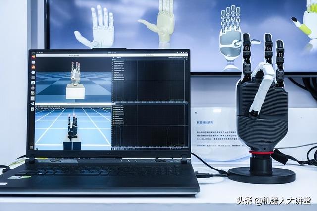 2025世界机器人大会：他山科技新品与合作方案齐亮相